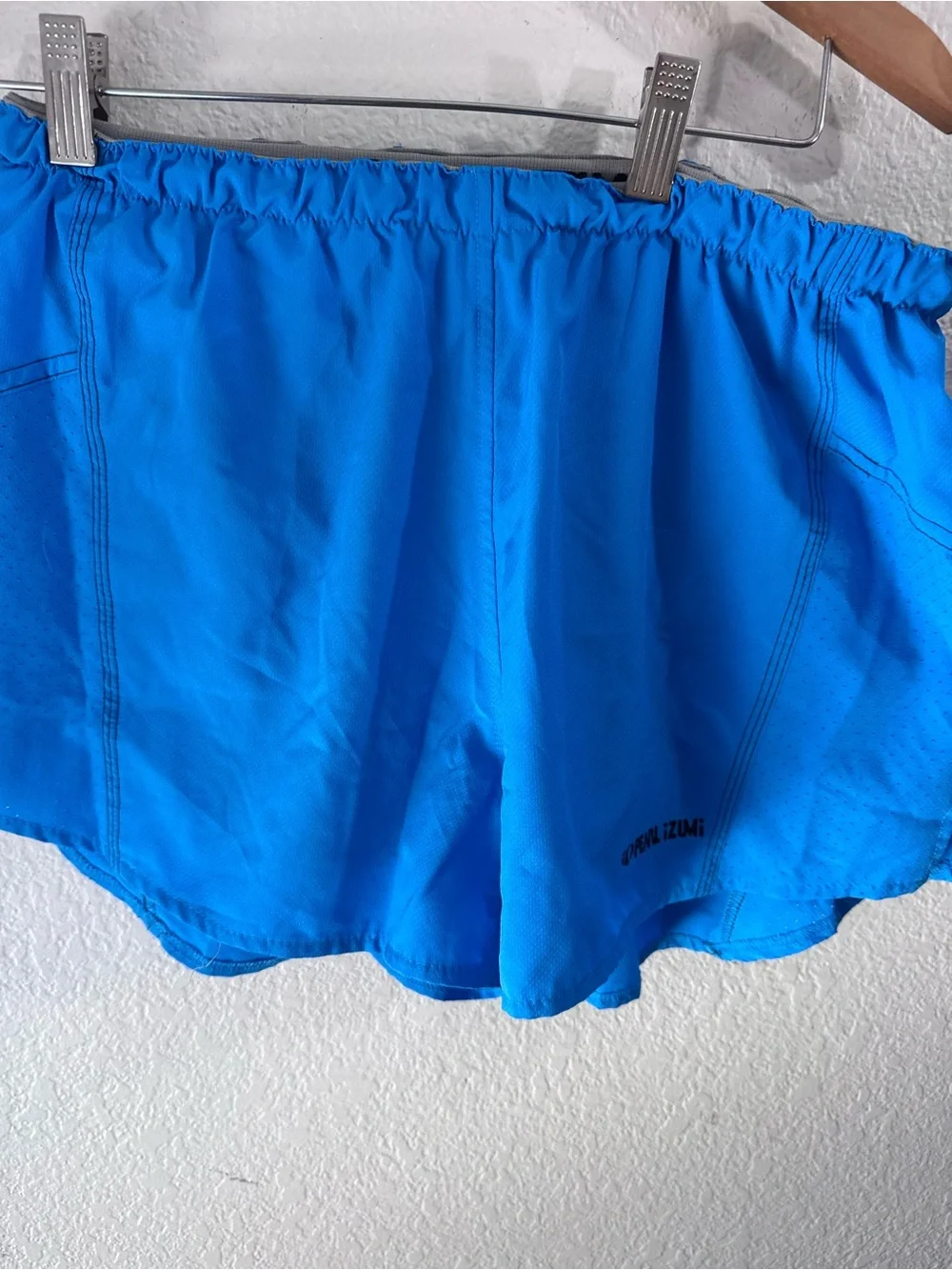 Pearl Izumi Women’s Blue Shorts lined size medium